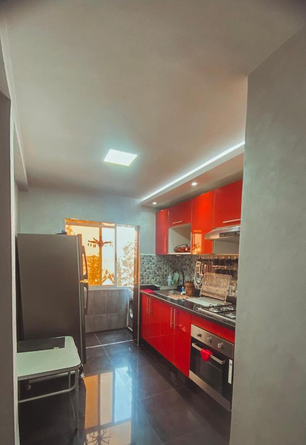 Apartment La *
