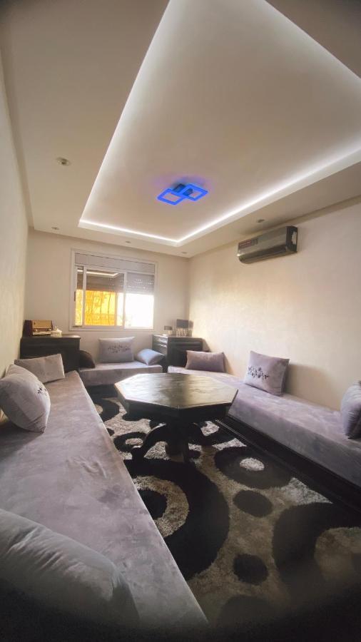 La Apartment *