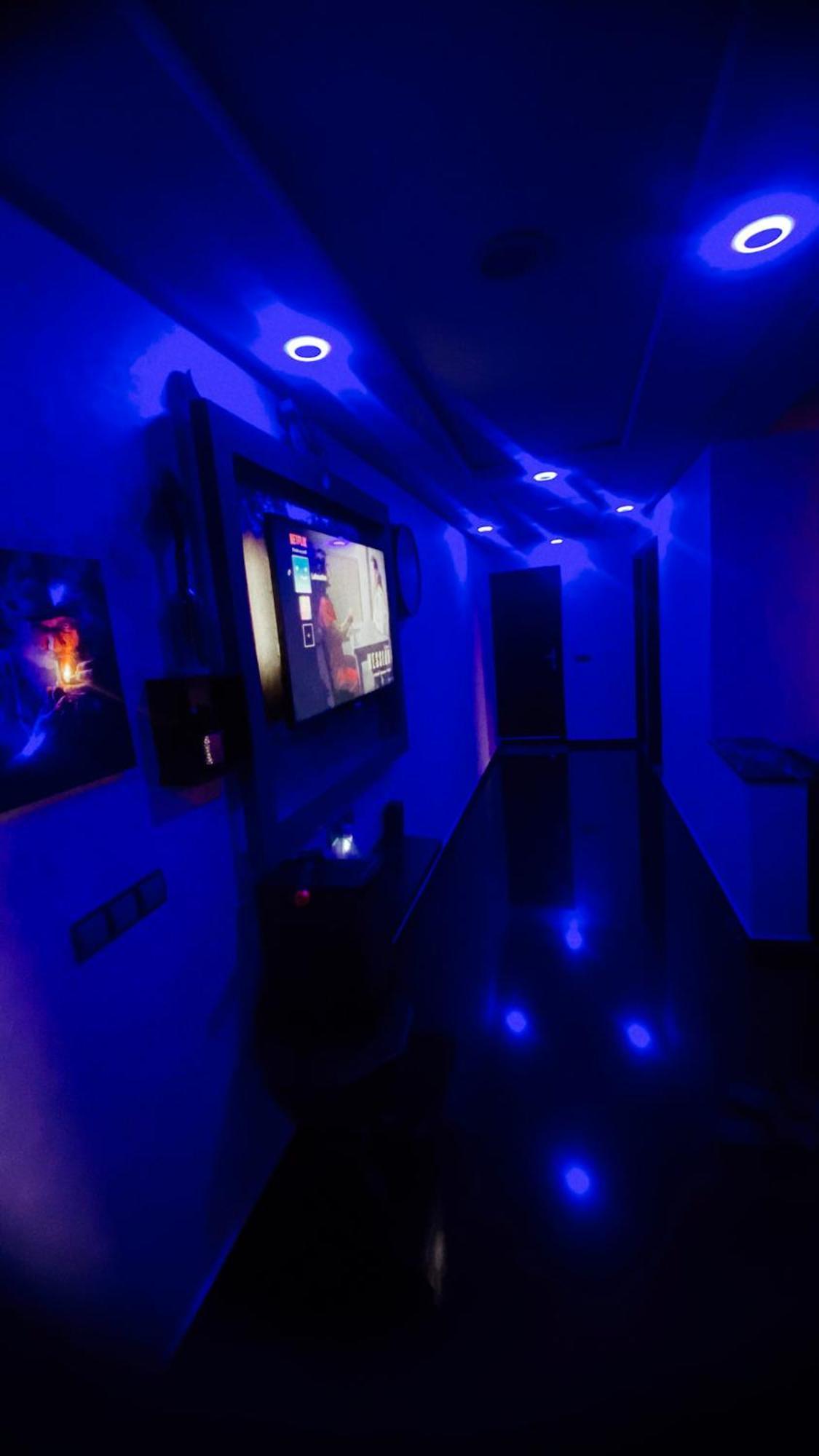 Apartment La *